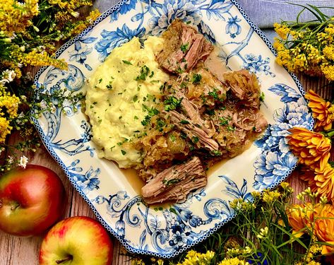 GERMAN BRAISED PORK AND SAUERKRAUT Creamed Spinach Casserole, Raspberry Bread Pudding, Pork And Sauerkraut, Raspberry Bread, Leftover Lamb, Spinach Casserole, Boneless Pork Shoulder, Brunch Casserole, Corn Soup