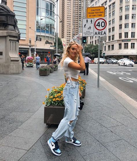 Twin 2 👼🏼 on Instagram: “Not a city girl 🌆 a series from today’s lewk though 😌👟” Blue Jordan Outfit Women, Blue Jordan Outfit, Jordan Fit, Plus Outfits, Jordan Outfit Women, Jordan Outfit, Casual Outfit Inspiration, Aesthetic Outfit Ideas, Swag Outfits For Girls