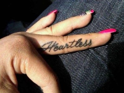 Bahaha LOVE!!! Heartless Tattoo, Mark Tattoo, Finger Tats, Special Tattoos, Bone Tattoos, Dope Tattoos For Women, R Tattoo, Collar Bone Tattoo, Dope Tattoos