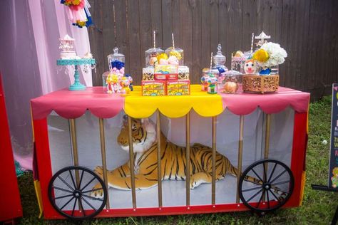 Bryanze Under The Big Top Birthday Party, Circus Tiger Cage Diy, Diy Circus Train Car, Backyard Carnival Birthday Party, Carnival Theme Party Ideas, Backyard Circus, Carnival 1st Birthday Party, Carnival Animals, Dumbo Birthday Party