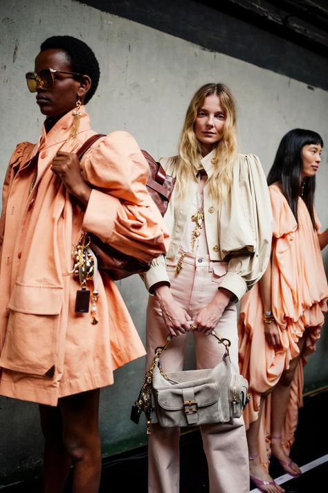 Backstage at Chloé Spring 2025 Ready-to-Wear Collection [PHOTOS] Runway Moments, Black Soul, Alessandro Michele, Spring Vibes, Beauty Industry, Fashion Week Spring, Paris Fashion, Paris Fashion Week, Fashion Collection