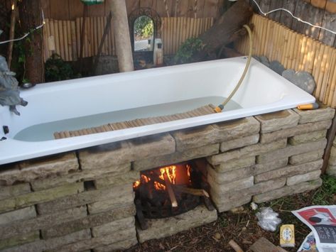 Outdoor Hot Tub, Outdoor Bathtub, Diy Hot Tub, Fredrikstad, Outdoor Bathroom Design, Outdoor Tub, Outdoor Baths, Tub Ideas, Outdoor Bath