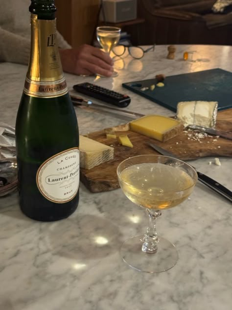 paris aesthetic, champagne, vintage, vintage aesthetic, dinner party, cheese Champagne With Friends, Champagne Aesthetic Vintage, Bree Van De Kamp Aesthetic, Sparkling Aesthetic, Aesthetic Dinner Party, Aesthetic Champagne, Champagne Aesthetic, Champagne Coast, Drinking Champagne