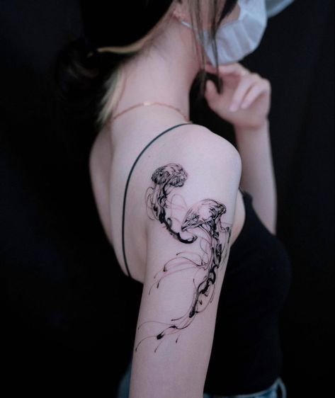 Jellyfish Tattoo, Stomach Tattoos, Minimalist Tattoos, Spine Tattoos, Sleeve Tattoos For Women, Elegant Tattoos, Feminine Tattoos, Back Tattoos, Dope Tattoos