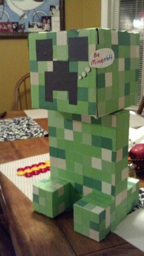 Valentine's Day Creeper box Minecraft Valentines, Diy Valentines Box, Train Party Decorations, Kids Valentine Boxes, Valentines Treats, School Holiday Party, Valentine Card Box, Valentines Box