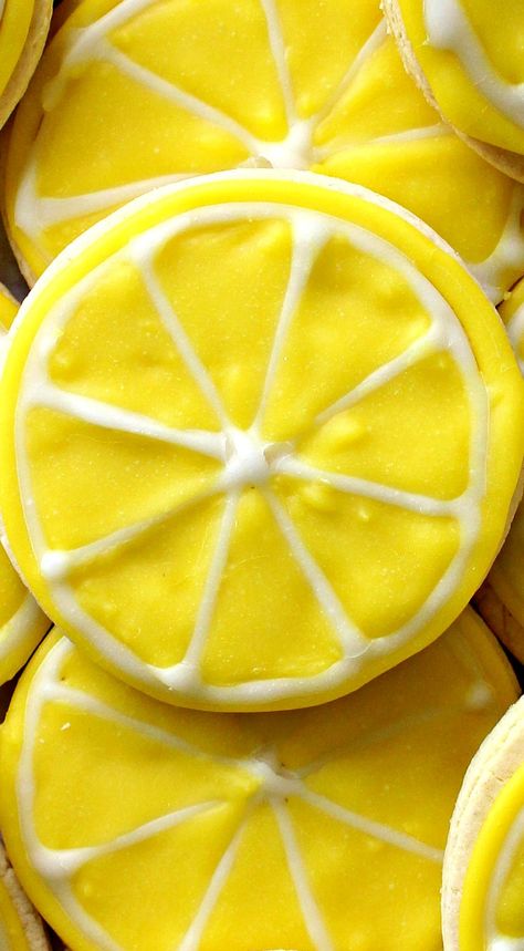 Lemon Sugar Cookie Lemon Slices ~ Full of bright citrus flavor... Lightly lemon flavored cut-out cookies are topped with sweet-tart icing. Lemon Sugar Cookie, Lemon Sugar Cookies, Lemon Slices, Lemon Sugar, Sweet Tart, Lemon Extract, Desserts Menu, Lemon Slice, Cut Out Cookies