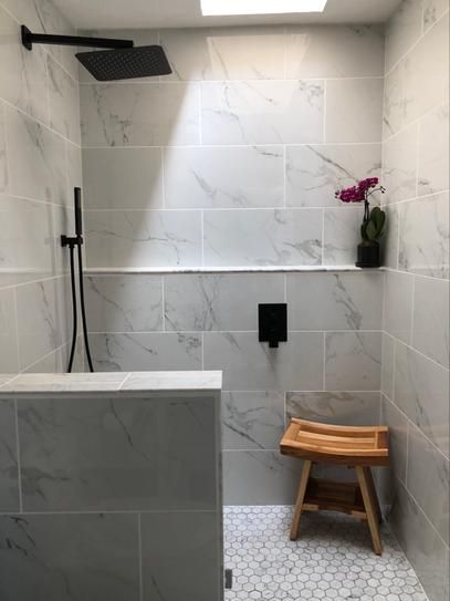 Large Shower Tile, Bathroom Wall Tile Design, Basement Finish, Modular Bathrooms, Small Bathroom Tiles, Grey Bathroom Tiles, Bathroom Farmhouse, Bathroom Fireplace, Primary Bathroom