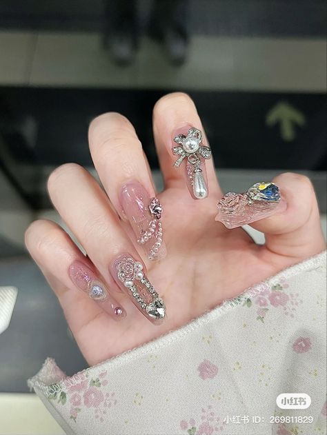 pretty pink nails with lots of details and decor Soft Grunge Nails, Nails Douyin, Douyin Nails, Natural Nail Art, Red Christmas Nails, Fancy Nails Designs, Pretty Gel Nails, Really Cute Nails, Nails Prom