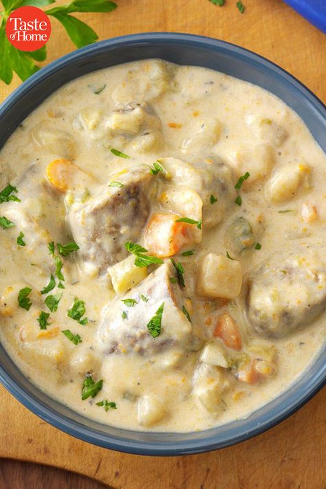 Brat Stew Crock Pot, Brats Casserole Recipe, Brats Soup Recipes, Leftover Brats Recipes, Bratwurst Stew, Brat Soup, Brats In Crockpot, Brat Recipes, Sausage Dinners