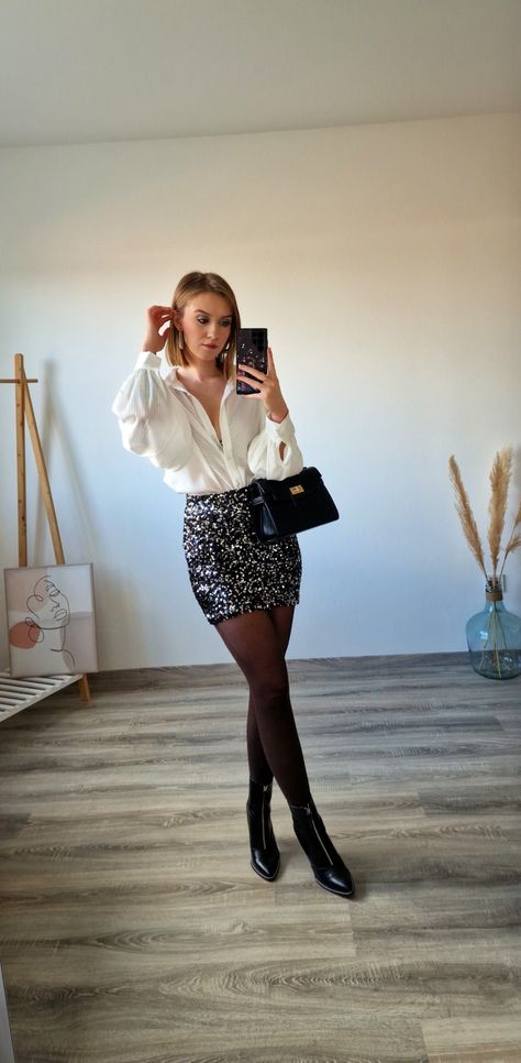 Tenue pour les fêtes Outfit Fete, Outfit Anniversaire, Sequins Outfit, Inspo Outfit, Nouvel An, Look Chic, Fashion Inspo Outfits, Lookbook, Fashion Inspo