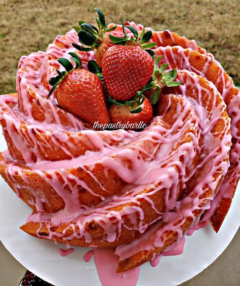 Black Peoples Pound Cakes | Hi Everyone! This is my favorite cake to make: Strawberry Pound Cake 🎂 | Facebook Strawberry Bundt Cake, Pound Cake Recipes Easy, Strawberry Pound Cake, Strawberry Dessert Recipes, Mini Bundt Cakes, Pound Cake With Strawberries, Pound Cakes, Creative Desserts, Valentines Food