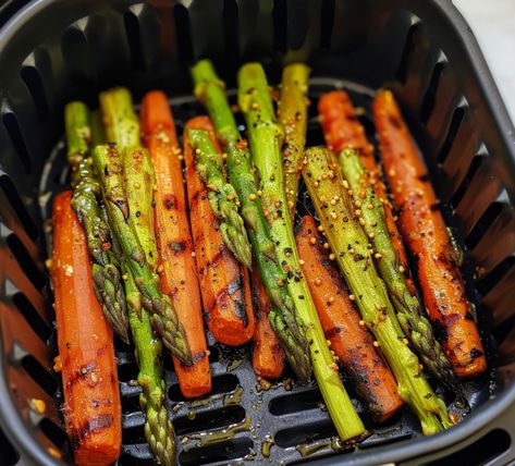 Easy Asparagus and Carrots In Air Fryer (7 ingredient) Air Fry Vegetable Recipes, Air Fryer Asparagus Recipes, Carrots In Air Fryer, Vegetables Air Fryer, Asparagus Air Fryer, Air Fried Vegetable Recipes, Air Fryer Asparagus, Easy Asparagus, Asparagus Fries