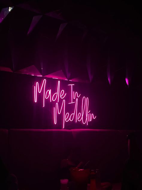 Letrero neon en Medellín Medellin Nightlife, Beautiful Beaches Paradise, Colombian Art, Motivation Goals, Private Sector, Instagram Tips, Beautiful Beaches, Columbia, Aura