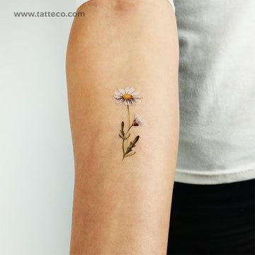 One Word Tattoo, Daisy Flower Tattoos, Watercolor Daisy, Daisy Tattoo, Two Flowers, Red Ink Tattoos, White Petals, Tatuaje A Color, Matching Tattoo