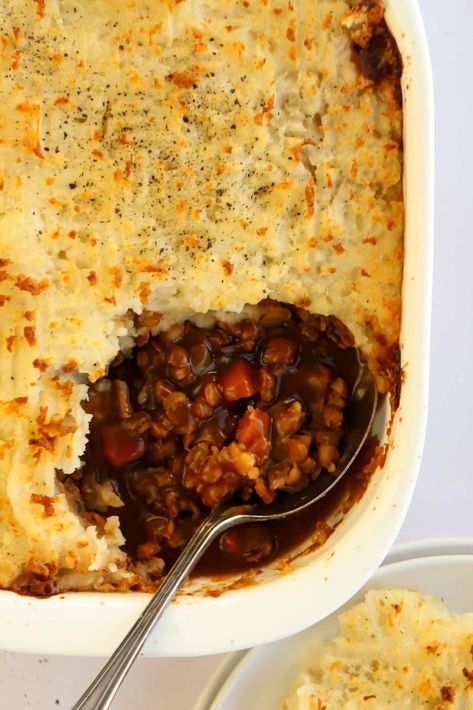 Meat Potato Casserole, Ground Beef Potato Casserole, Taming Twins, Sweet Potato Toppings, Cottage Pie Recipe, Veggie Meal, Favorite Pie Recipes, Ground Beef And Potatoes, Veggie Meals