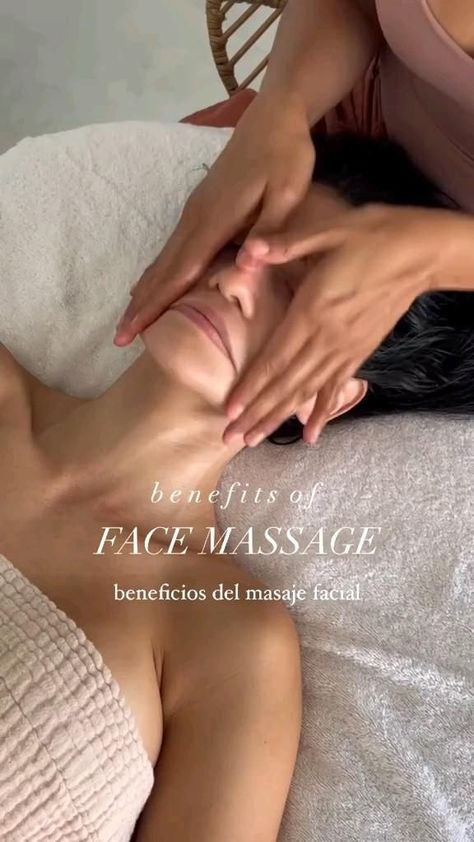 Benefits of face massage // Skincare routine tips Skincare Products To Use, Facial Massage Steps, Best Korean Skincare Products, Face Massage Anti Aging, Body Massage Spa, Facial Massage Techniques, Best Korean Skincare, Skincare Korean, Face Massage Techniques