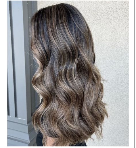 Ashy Dimensional Balayage, Pelo Color Ceniza, Bronde Babylights, Dark Brown To Blonde, Brown Balayage Hair, Highlights Brown Hair Balayage, Balayage Hair Caramel, Perfect Blonde Hair, Brown Hair Inspo