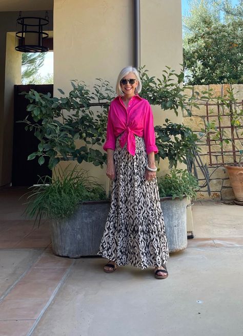 Six Tips for Looking Chic and Confident in Color after 50 - Cindy Hattersley Design Cindy Hattersley Style 2023, Red Linen Pants, Expensive Dresses, Chic Summer Style, Maxi Skirt Outfits, Older Women Fashion, Boho Skirts, Darling Dress, Red Skirts