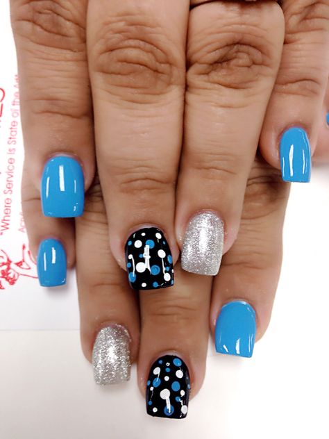 Nails Dot Nail Designs, Dots Nails, Get Nails, Simple Nail Designs, Gel Nail Designs, Cute Nail Designs, Fancy Nails, Creative Nails, Nail Polishes