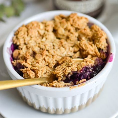 Single Serving Blueberry Crisp Blueberry Crisp, Single Serve Desserts, Blueberry Desserts, Blueberry Recipes, Single Serving, Single Serve, Vegan Desserts, Blueberries, A Food