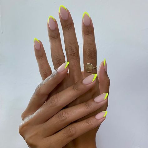 Neon Yellow Nails Designs, Adverbial Phrases, Summer Nails Neon, Neon Yellow Nails, Festive Nails, Neon Nail Designs, Yellow Nails Design, Style List, Manicure Diy