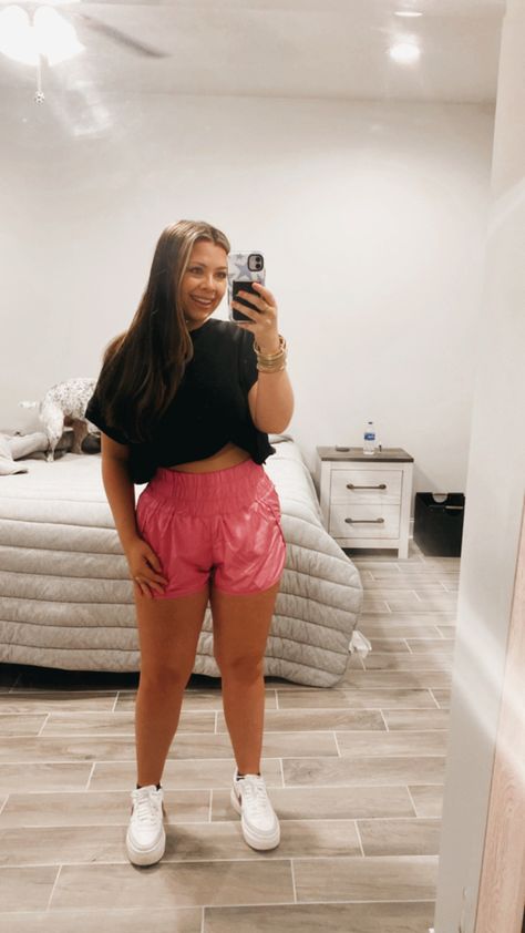 Running Shorts Aesthetic, High Waisted Athletic Shorts Outfit, Nike Shorts Aesthetic, Nike Running Shorts Outfit, Free People Shorts Outfit, Nike Shorts Outfit Summer, Running Shorts Outfit, Nike Shorts Outfit, Athletic Shorts Outfit