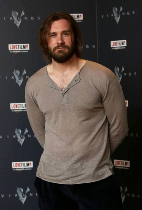 Clive Standen (Rollo) Rollo Lothbrok, Rollo Vikings, Vikings Shirt, Clive Standen, Vikings Tv Series, Viking Shirt, Viking Men, Vikings Tv, Character Inspiration Male