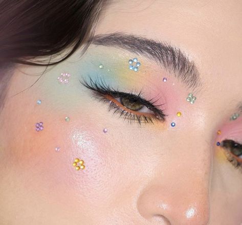 Eye Makeup Ideas Aesthetic, Easter Makeup Looks, Very Easy Makeup, Makeup Ideas Aesthetic, Eyes Hazel, Eyebrows Makeup, Cute Eye Makeup, Easter Makeup, Magical Makeup