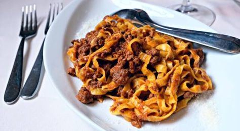 Pasta Al Ragu, Bolognese Sauce Authentic, Tagliatelle Recipe, Ragu Bolognese, Bolognese Sauce Recipe, Ragu Recipe, Meat Pasta, Italian Meats, Bolognese Recipe