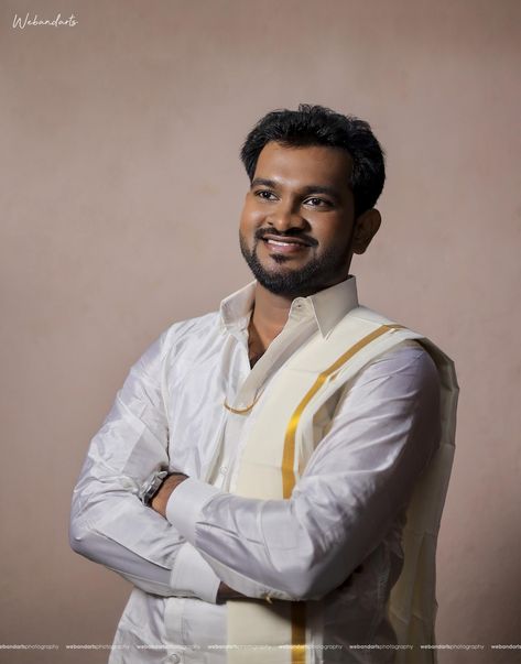 Tamil Groom Poses, South Indian Groom, South Indian Engagement, Groom Shoot, Wedding Candid Photography, Marriage Poses, Marriage Stills, Muslim Photos, Indian Engagement