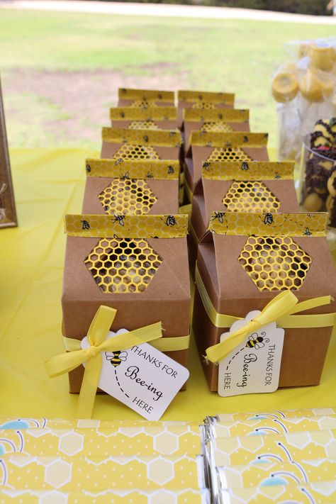 Giveaway #2 // Honeycomb boxes Bee Gender Reveal, Rosh Hashana, Event Ideas, Bar Mitzvah, Bumble Bee, Gender Reveal, Honeycomb, Party Ideas, Bee