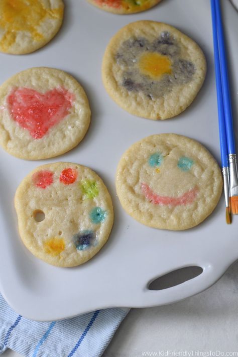 Painting Sugar Cookies with egg whites is a fun technique for decorating cookies with the kids. Follow my easy tutorial on Painting Cookies Using Egg Whites. Have fun decorating cookies at your birthday parties and this holiday season. Decorate Cookies With Kids, Painting Sugar Cookies, Cookies With Egg Whites, Painting Cookies, Painted Sugar Cookies, Egg Yoke, Christmas Sleepover, Cooking Projects, Paint Cookies