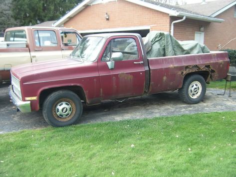 beat up old pick up truck | Beat up and abused trucks - The 1947 - Present Chevrolet & GMC Truck ... Beat Up Pickup Truck, Project Cars For Sale, Road Music, Cheap Used Cars, Truck Business, Muscle Cars For Sale, Rusty Cars, Spring 23, Gravel Road