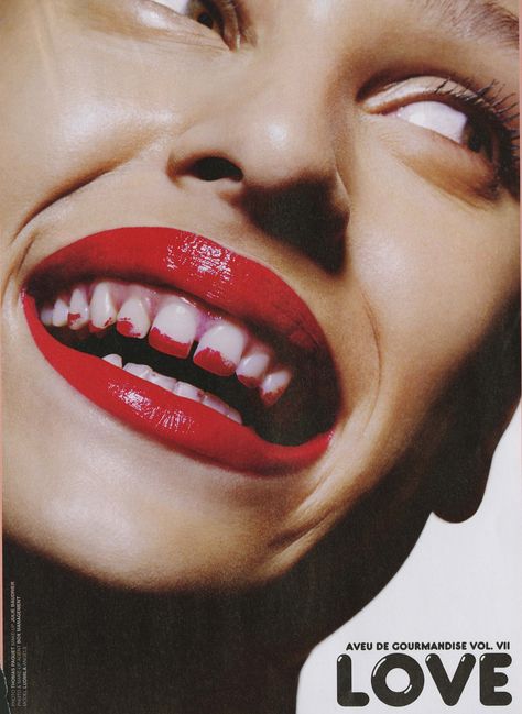 messy lipstick Vice Magazine Photography, Lipstick On Teeth, Messy Lipstick Aesthetic, Messy Red Lipstick, Smudged Lipstick Aesthetic, Red Lipstick Photoshoot, Messy Photoshoot, Messy Lipstick, Messy Photography