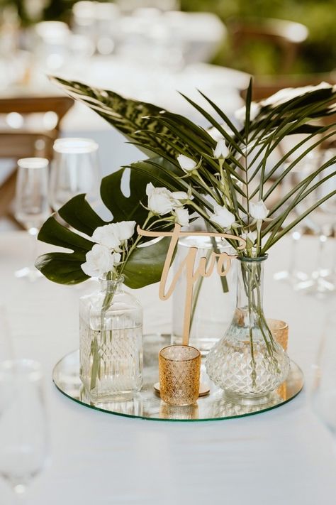 Tropical Greens Centerpiece, Diy Tropical Wedding Bouquet, Low Centerpiece Vase, Safari Wedding Centerpieces, Monstera Plant Centerpiece, Tropical Flower Bud Vases, Tropical Leaf Wedding Decor, Minimal Tropical Centerpiece, Green Tropical Centerpiece