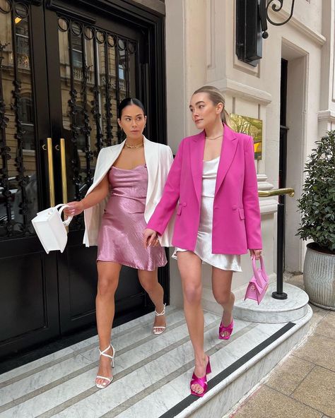 Friends Graduation Outfit, Sibling Day, Friends Graduation, National Sibling Day, Outfit Primavera, Boring Clothes, Graduation Outfit, Street Style Inspiration, Pink Outfits