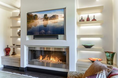 Contemporary Gas Fireplace, Industri Modern, Linear Fireplace, Fireplace Tv Wall, Flat Screen Tv, Contemporary Fireplace, European Home Decor, Fireplace Remodel, Home Fireplace