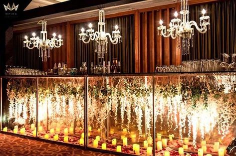 Bar Counter Decor Wedding, Bar Backdrop Wedding, Wedding Food Counter Design, Wedding Bar Decorations Reception Ideas, Sangeet Bar Decor, Bar Decor Wedding Receptions, Food Counter Decor Wedding, Outdoor Wedding Bar Decor, Reception Bar Design