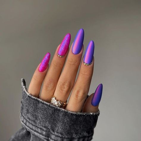 17 Electrifying Neon Winter Nail Ideas for 2023-2024 - thepinkgoose.com Neon Pink Nails, Neon Nail Designs, Kutek Disney, Unghie Sfumate, Chrome Nails Designs, Hot Pink Nails, Pink Gel, Almond Nails Designs, Pink Nail Designs