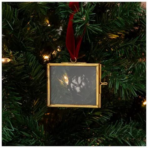 Rectangle Photo Frame Ornament | Hobby Lobby | 5962642 Christmas Present Pictures, Dark Christmas Decor, Double Sided Picture Frame, Christmas Ornament Frame, Hobby Lobby Christmas Ornaments, Cardboard Picture Frames, Memorial Christmas Gift, Red Velvet Fabric, Photo Frame Ornaments