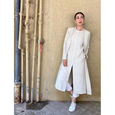 From wedding-ready lehengas to breezy kurtas, Karisma Kapoor’s ethnic wardrobe serves inspiration for every Indian silhouette Coat Dresses For Women Indian, Long Jacket Outfit, Kritika Khurana, Designer Dresses Couture, Bollywood Dress, Karisma Kapoor, Pants Woman, Designer Kurti Patterns, Tunic Designs