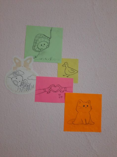 Stikey Notes Art, What To Draw On A Sticky Note, Post It Notes Doodles, Cute Things To Draw On Sticky Notes, Cute Sticky Note Doodles, Cute Post It Note Drawings, Sticky Note Wall Ideas, Easy Post It Note Drawings, Sticky Note Drawings Doodles Easy