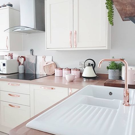 Rose gold tap and kitchen cupboard handles Gold Kitchen Decor, Rose Gold Kitchen, Kitchen Cupboard Handles, Kitchen Manufacturers, Popular Decor, Gold Kitchen, Cupboard Handles, Kitchen Cupboard, Pink Kitchen