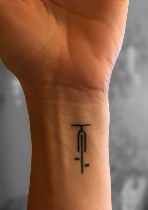 Bicycle Fixie, Minimalist Bike, Cycling Tattoo, Mountain Bike Tattoo, Bicycle Tattoo, Bike Tattoos, Bike Logo, Tattoo Graphic, Girls Art