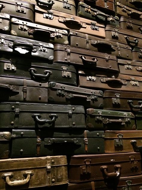 Suitcase Installation, Exhibition Inspiration, Store Aesthetic, Antique Store, Gdansk, Vintage Market, Lost And Found, Art Installations, Antique Stores