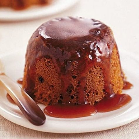 Steamed Pudding Recipe, Toffee Pudding Recipe, Sticky Toffee Pudding Recipe, Steamed Pudding, British Pudding, Mug Cake Microwave, Dried Fruit Mix, Creme Dessert, Toffee Pudding