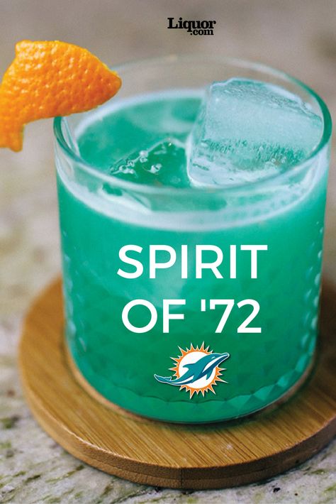 A drink perfect for Miami Dolphins fans, Spirit of '72 celebrates the team's famous perfect season of 1972. This is the perfect Margarita variation with a Miami twist. Florida Orange Juice, Fontainebleau Miami, Mezcal Cocktails, Tequila Drinks, Reposado Tequila, Best Cocktail Recipes, Classic Margarita, Margarita Cocktail, Champagne Toast