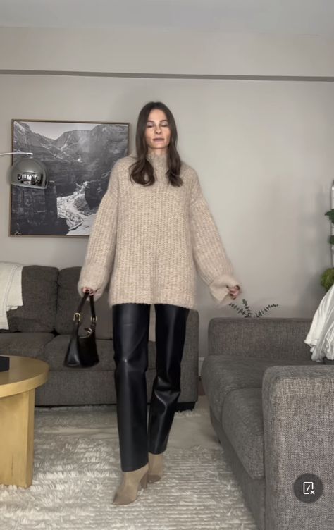 Leather pants Pants Outfit, Sweater Outfits, Leather Pants, My Style, Pants, Leather, Trousers, Leather Trousers