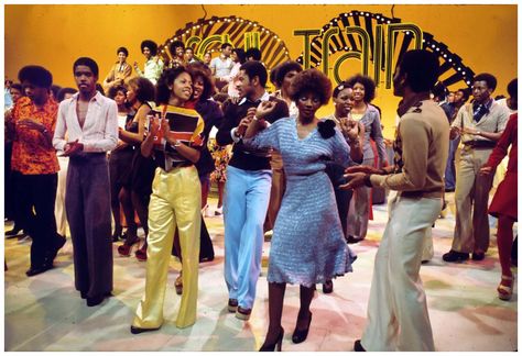 Soul Train TV | Soul Train Git Down… 1974 (70′ TV Show) | 70s Soul Train, Soul Train Fashion, Soul Train Dancers, Soul Train Party, 70s Soul, Train Fashion, Boogie Wonderland, Fashion Souls, 70s Party