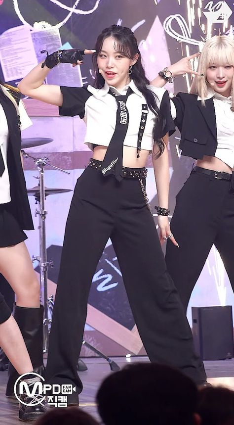 Kpop Outfits Black And White, Kpop Idol Outfits Female Stage, Black And White Stage Outfit, Black Stage Outfits Kpop, Kpop Female Idols Outfits, Female Idols Outfits, K Pop Outfits Stage, K Pop Idols Outfits, Photoshoot Garden